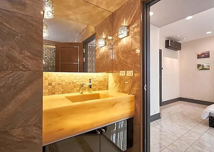 Downtown Bkk 2br @phayathai Bts Siam Paragon